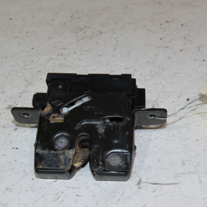 Serrure hayon occasion  Renault LAGUNA II Grandtour (KG0/1_) 2.0 16v (kg03, kg0z, kg0t, kg1y) (2005-2007)   8200229957  1