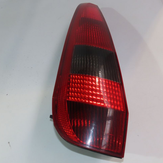 Feu arrière gauche occasion  Ford FIESTA V (JH_, JD_) 1.3 (2001-2008) 3 portes   1324578  1