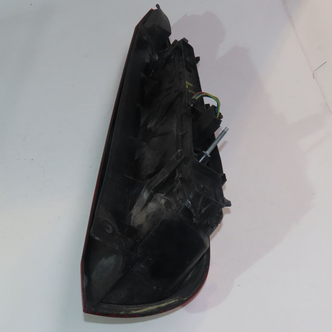 Feu arrière gauche occasion  Ford FIESTA V (JH_, JD_) 1.3 (2001-2008) 3 portes   1324578  2