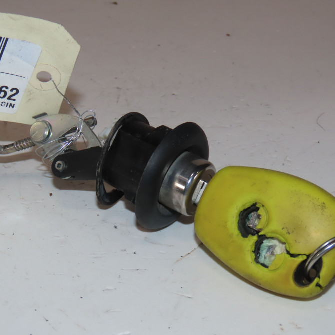 Actionneur serrure hayon occasion  Dacia SANDERO 1.4 mpi lpg (2009)   7700712901  1