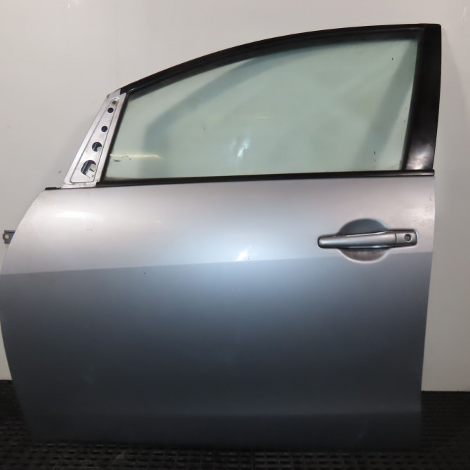 Porte avant gauche occasion  Mitsubishi GRANDIS (NA_W) 2.4 mivec (na4w) (2004-2011)   5700A035  1