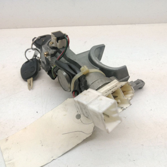 Antivol de direction occasion  Kia CARENS II Monospace (FJ) 2.0 crdi (2002)   K2JA76990  2