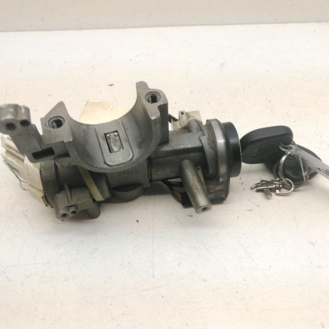 Antivol de direction occasion  Kia CARENS II Monospace (FJ) 2.0 crdi (2002)   K2JA76990  4