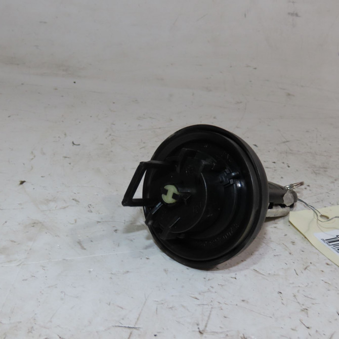 Bouchon reservoir a carburant occasion  Renault TWINGO III (BCM_, BCA_) 0.9 tce 90 (2014) 5 portes   8200463085  2