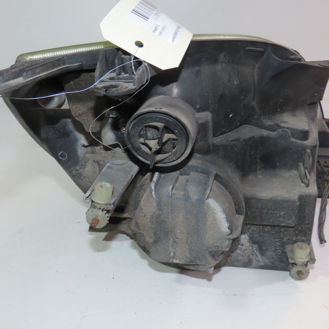 Phare gauche occasion  Ford FIESTA V (JH_, JD_) 1.6 16v (2001-2008)   1320349  2