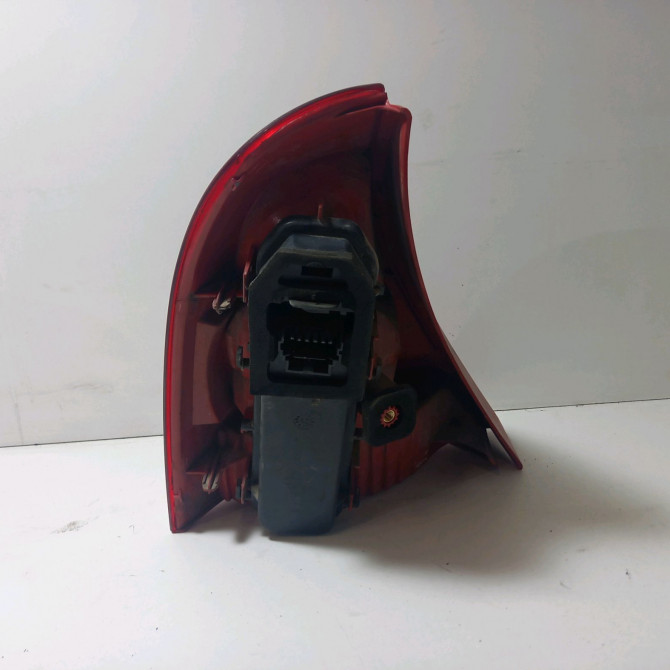 Feu arrière droit occasion  Renault CLIO II (BB_, CB_) 1.5 dci (b/cb3m) (2005-2010) 3 portes   7700410518  2