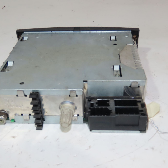 Autoradio occasion  Renault CLIO III (BR0/1, CR0/1) 1.5 dci (br17, cr17) (2005-2012) 5 portes   8200483757  4