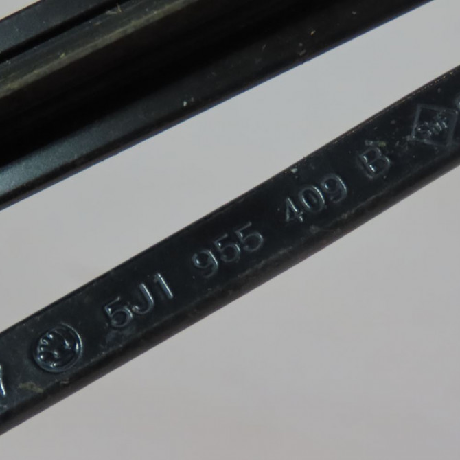 Bras essuie-glace avant droit occasion  Skoda FABIA II Combi (545) 1.9 tdi (2007-2010)   5J1955409B  2