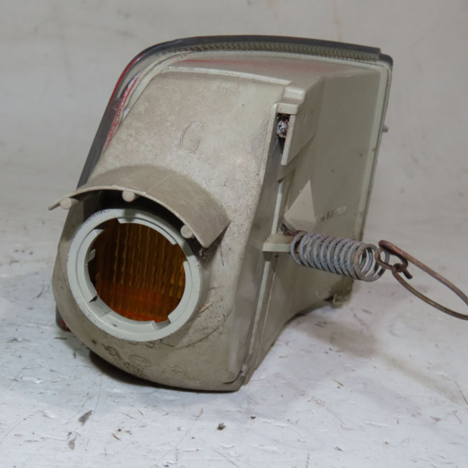 Clignotant gauche occasion  Peugeot 106 I (1A, 1C) 1.0 (1991-1996)   630320  2