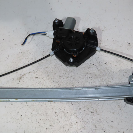 Mecanisme + moteur lève-glace avant droit occasion  Toyota AYGO X (_B7_) 1.0 vvt-i (kgb70) (2022)   698100H061 