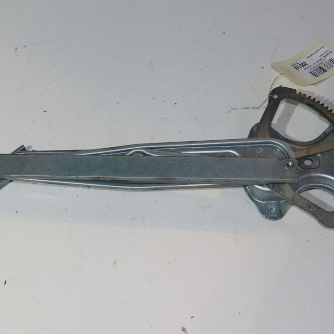 Mecanisme + moteur lève-glace avant droit occasion  Toyota YARIS (_P9_) 1.0 vvt-i (ksp90_) (2005-2011) 5 portes   698100D131  1
