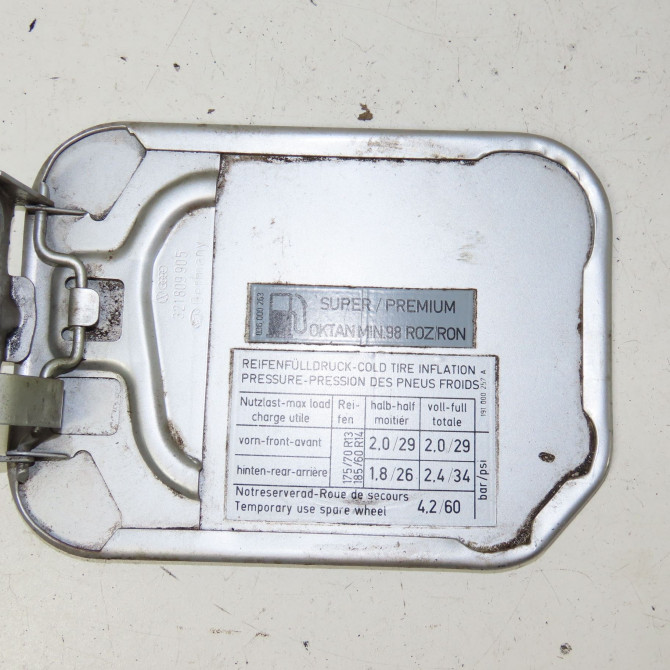 Volet de trappe carburant occasion  Volkswagen vw GOLF II (19E, 1G1) 1.8 (1986-1990)   321809905  2