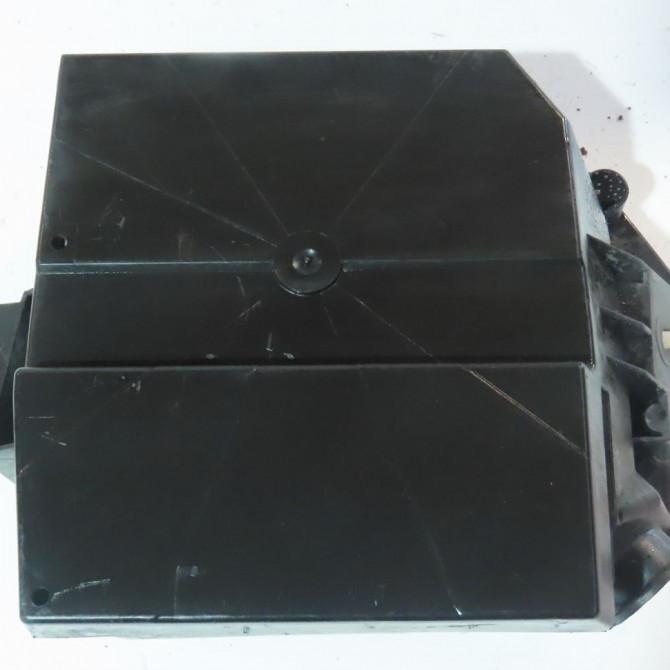 Boite a fusibles occasion  Renault CLIO III (BR0/1, CR0/1) 1.5 dci (c/br0g, c/br1g) (2005-2012) 5 portes   8200674660A  3