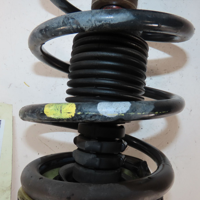 Amortisseur avant droit occasion  Renault SCÉNIC II (JM0/1_) 1.5 dci (jm1e, jm16) (2005-2008) 5 portes   8200851838  3