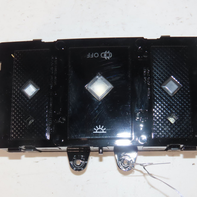 Plafonnier occasion  Ds DS 3 CROSSBACK (UR_, UC_, UJ_) 1.2 puretech 130 (2018)   9818744780  1