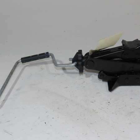 Cric + manivelle occasion  Renault CLIO II (BB_, CB_) 1.2 16v (bb05, bb0w, bb11, bb27, bb2t, bb2u, bb2v, cb05,... (2001-2016) 3 portes   8200676845 