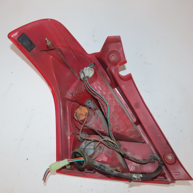 Feu arrière droit occasion  Suzuki SWIFT III (MZ, EZ) 1.3 ddis (rs 413d) (2005)   3565062J00  2