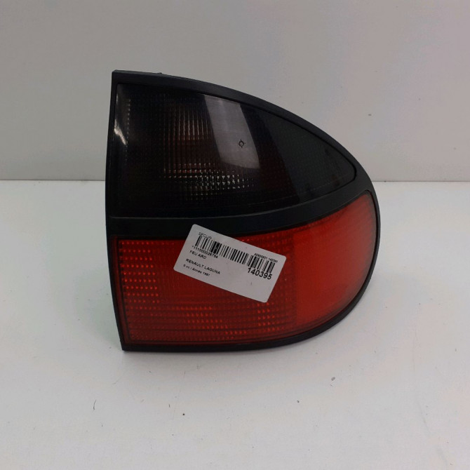 Feu arrière droit occasion  RENAULT LAGUNA I Phase 1 01-1994->04-1998   7701038274  1