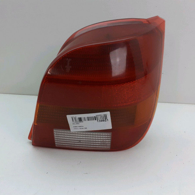 Feu arrière droit occasion  FORD FIESTA III Phase 2 01-1994->10-1996 1.1i   7070864  1