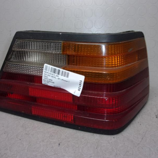 Feu arrière droit occasion  MERCEDES 200-500 I Phase 1 02-1985->09-1993   1248200464  1
