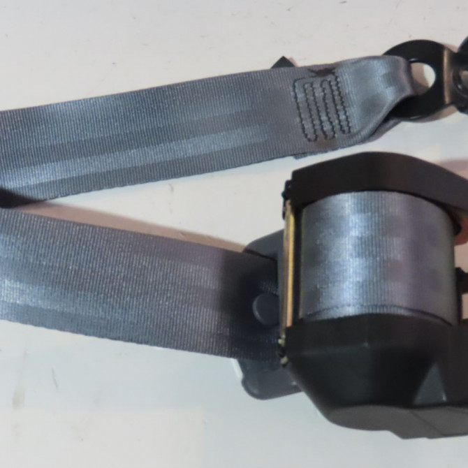 Ceinture arrière droite occasion  Renault CLIO II (BB_, CB_) 1.2 (bb0a, bb0f, bb10, bb1k, bb28, bb2d, bb2h, cb0a,... (1998-2010) 5 portes   7700425750  1