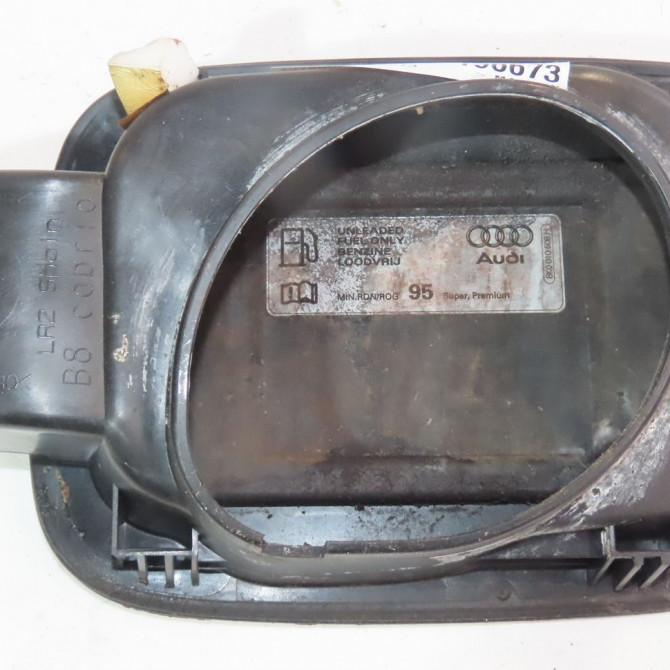 Volet de trappe carburant occasion  Audi A5 Décapotable (8F7) 2.0 tfsi quattro (2009-2017)   8F0809907GRU  2