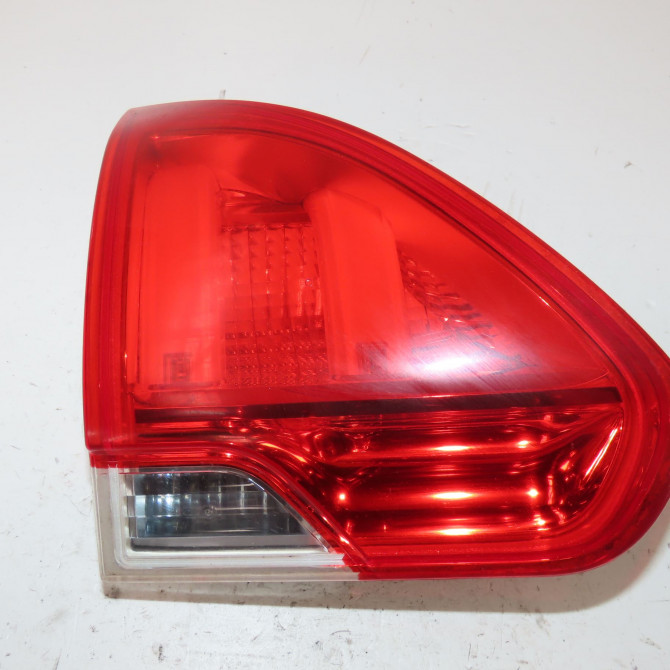 Feu arrière interieur gauche occasion  Peugeot 2008 I (CU_) 1.2 thp 130 / puretech 130 (2015)   9678074480  1