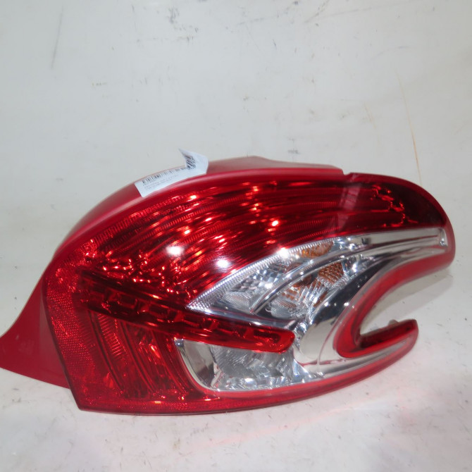 Feu arrière droit occasion  Peugeot 208 I (CA_, CC_) 1.2 vti 82 (2012)   9672628380  1