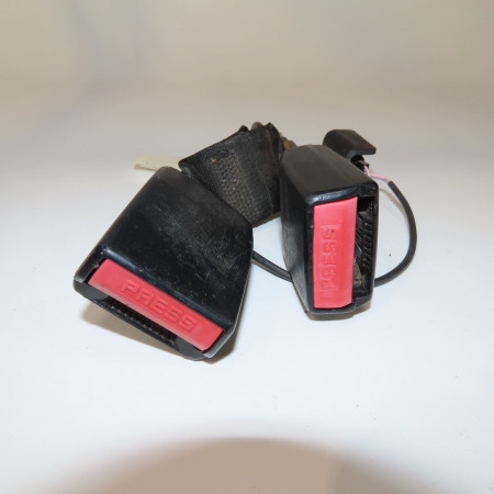 Ancrage ceinture arrière gauche occasion  Renault MEGANE III Grandtour (KZ0/1) 1.5 dci (kz0c, kz1a) (2009)   888430005R 