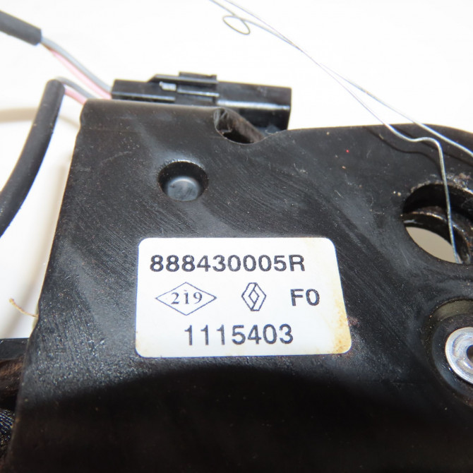 Ancrage ceinture arrière gauche occasion  Renault MEGANE III Grandtour (KZ0/1) 1.5 dci (kz0c, kz1a) (2009)   888430005R  3