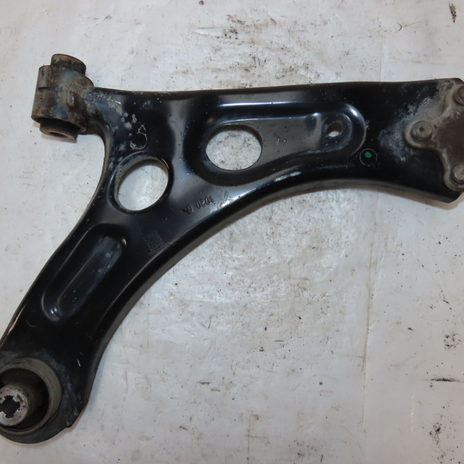 Triangle inf avg occasion  Peugeot 208 II (UB_, UP_, UW_, UJ_) 1.5 bluehdi 100 (2019)   9857903080  3