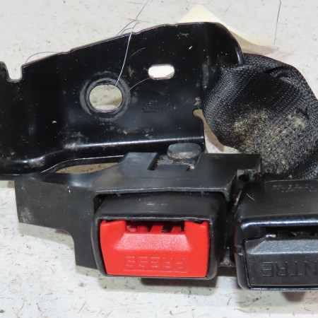 Ancrage ceinture arrière gauche occasion  Renault CLIO III Grandtour (KR0/1_) 1.6 16v (kr10) (2007-2012)   8200649000 