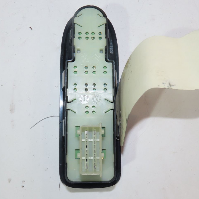 Commande lève-glace porte avant gauche occasion  Citroën C3 II (SC_) 1.1 i (2009-2013)   98012275XT  2