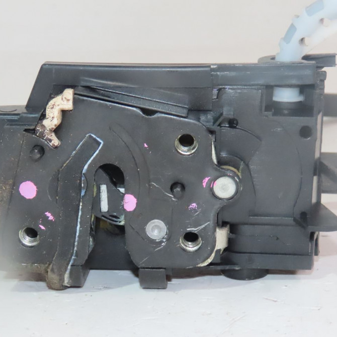 Serrure porte ard occasion  Peugeot 308 SW II (LC_, LJ_, LR_, LX_, L4_) 1.5 bluehdi 100 (2018-2021)   9826110980  1