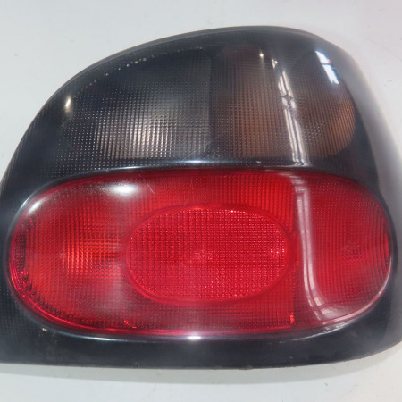 Feu arrière droit occasion  Renault MEGANE I (BA0/1_) 1.6 e (ba0f, ba0s) (1996-1999)   7701040646 