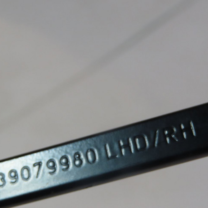 Bras essuie-glace avant droit occasion  Citroën C3 AIRCROSS II (2R_, 2C_) 1.2 puretech 110 (2rhnzb, 2rhnzw, 2rhnpx, 2rhnpj) (2017)   YQ00137080  2