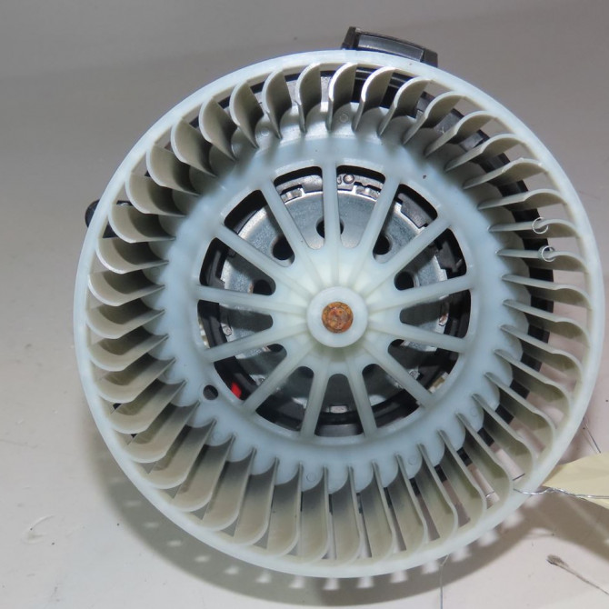 Moteur ventilateur chauffage occasion  Citroën C3 AIRCROSS II (2R_, 2C_) 1.2 puretech 110 (2rhnzb, 2rhnzw, 2rhnpx, 2rhnpj) (2017)   9818270880  1