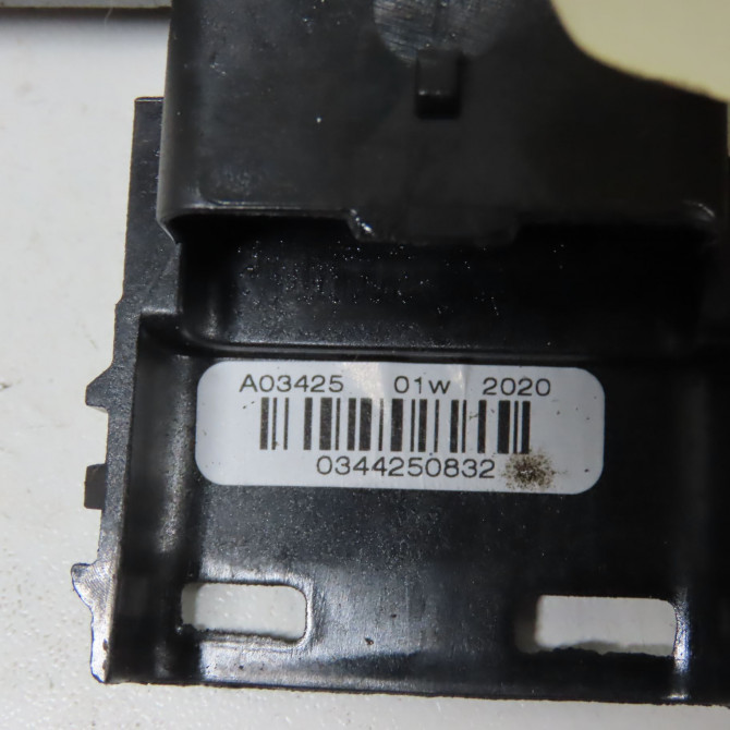 Serrure porte avd occasion  Citroën C3 AIRCROSS II (2R_, 2C_) 1.5 bluehdi 100 (2cyhyj) (2018)   9826677980  2