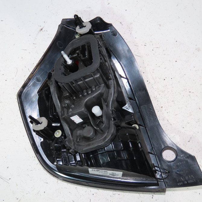 Feu arrière droit occasion  Renault TWINGO III (BCM_, BCA_) 1.0 sce 70 (2014) 5 portes   265501361R  3