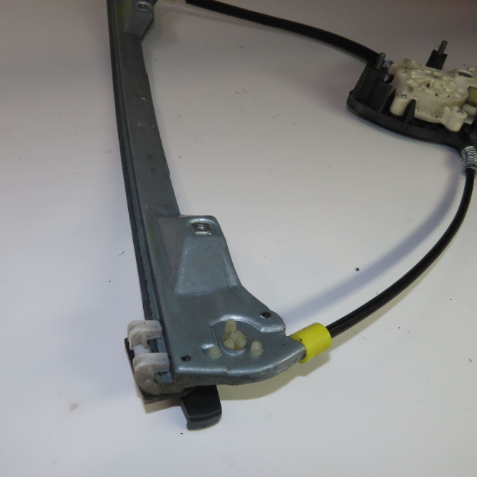 Mecanisme + moteur lève-glace avant droit occasion  Renault CLIO II (BB_, CB_) 1.5 dci (bb3n, cb3n) (2007-2009)   7701207254  4