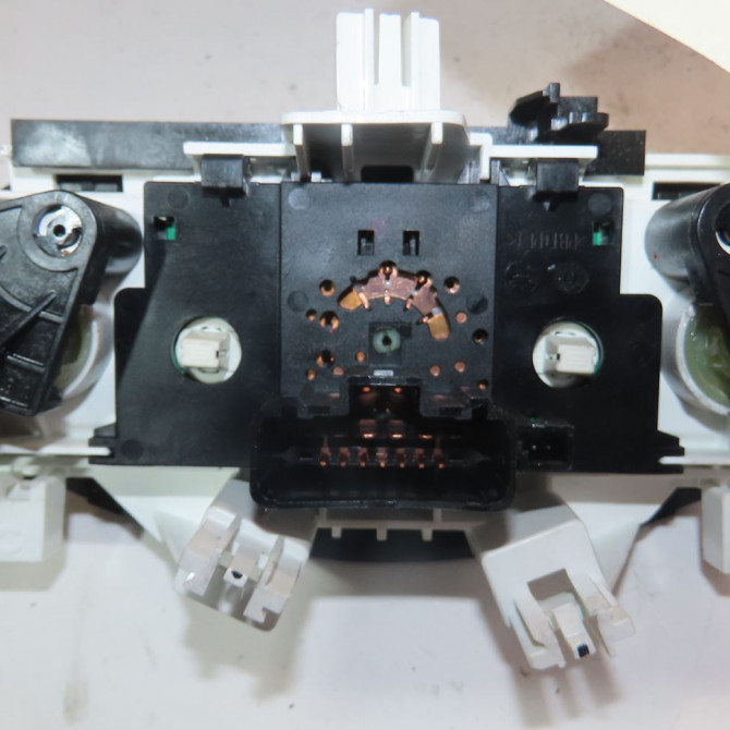 Commande de chauffage occasion  Renault TWINGO III (BCM_, BCA_) 1.0 sce 70 (bcmb) (2015) 5 portes   275706695R  2