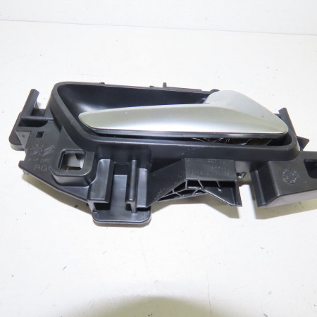 Poignee int porte avd occasion  Peugeot 208 II (UB_, UP_, UW_, UJ_) 1.2 puretech 100 (2019) 5 portes   98201552VV 