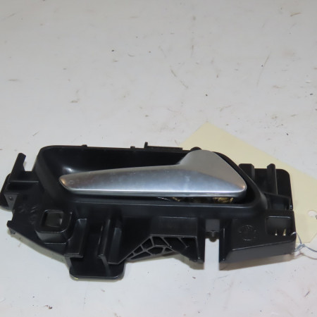 Poignee int porte avd occasion  Peugeot 3008 SUV (MC_, MR_, MJ_, M4_) Hybrid (2019)   98201552VV 