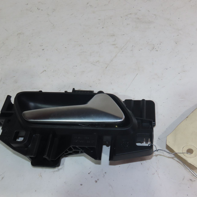 Poignee int porte avd occasion  Peugeot 2008 II (UD_, US_, UY_, UK_) 1.5 bluehdi 130 (2019)   98201552VV  1