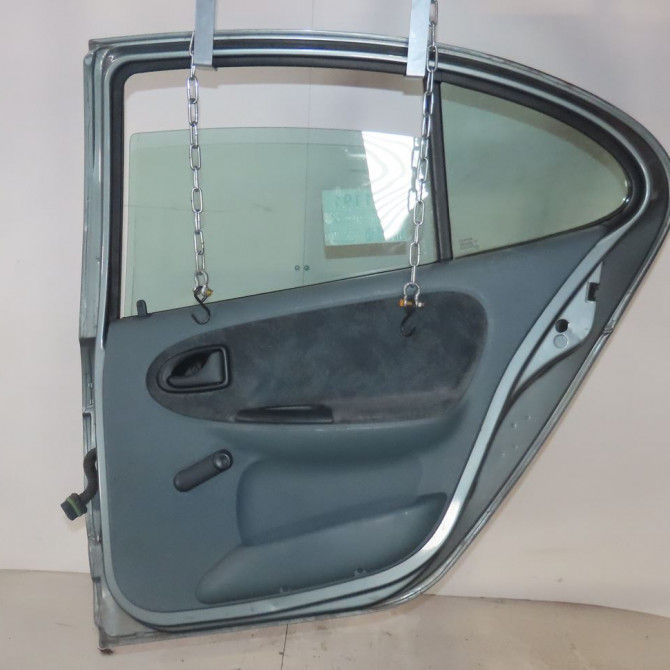 Porte arrière droite occasion  Renault MEGANE I Classic (LA0/1_) 1.4 (la0e, la0v) (1996-2003)   7751471876  2