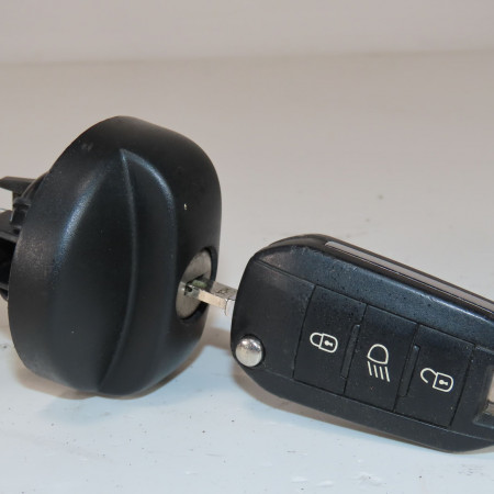 Bouchon reservoir a carburant occasion  Peugeot 208 I (CA_, CC_) 1.6 hdi (2012) 5 portes   1608095780 