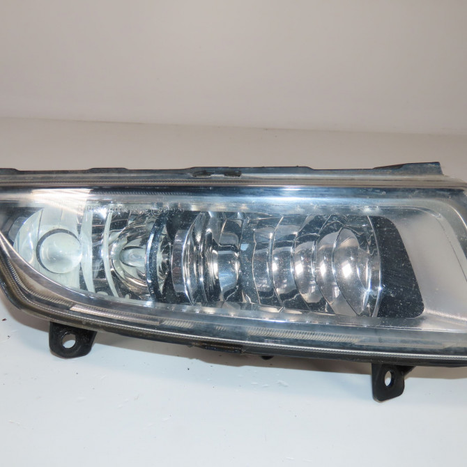 Feu position droit occasion  Volkswagen vw POLO V (6R1, 6C1) 1.6 tdi (2009) 5 portes   6R0941062D  1