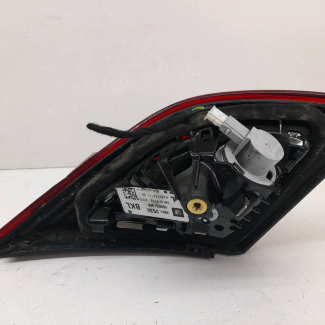 Feu arrière intérieur droit occasion  Opel CORSA E (X15) 1.4 (08, 68) (2014)   13454505  3