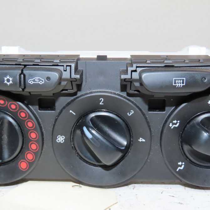 Commande de chauffage occasion  Opel CORSA E (X15) 1.4 (08, 68) (2014)   39021463  1