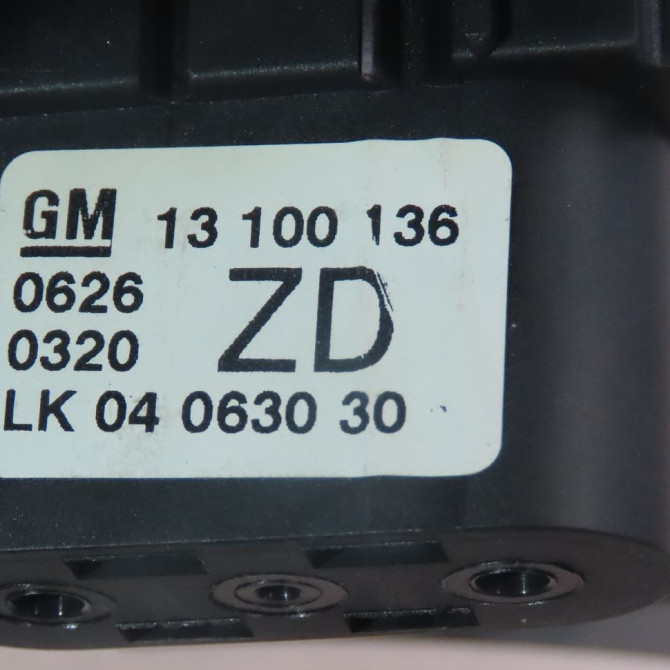 Interrupteur commande de phares occasion  Opel ASTRA H (A04) 1.4 (l48) (2004-2010)   13100136  3
